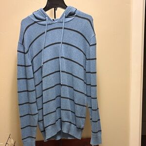 Gap long sleeve hooded sweater.